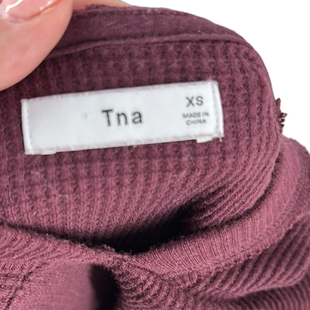 Aritzia tna waffle hoodie long sleeve light weight lounge wear casual maroon xs - Picture 4 of 8